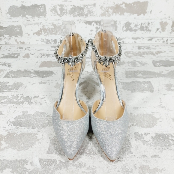 New Badgley Mischka Raleigh Silver Ankle Strap Pointed Toe Heels C207 - Picture 3 of 13